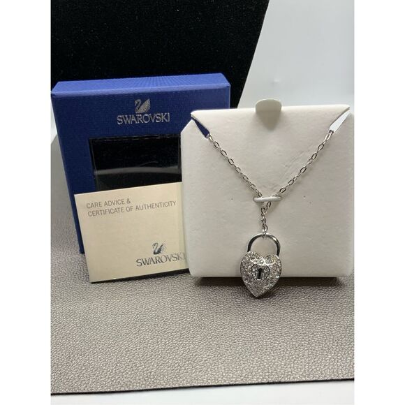 Swarovski Crystal Heart Pendant With Chain - Picture 3 of 9